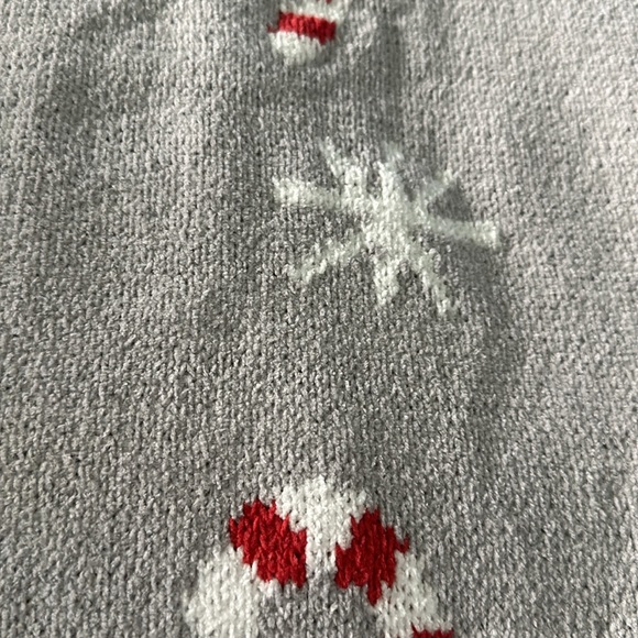 Christmas Candy Cane Throw ❄️❄️☃️⛄️ - Picture 5 of 7